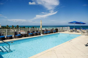 Rooftop-Pool King Bed Suite on Ocean Dr C305